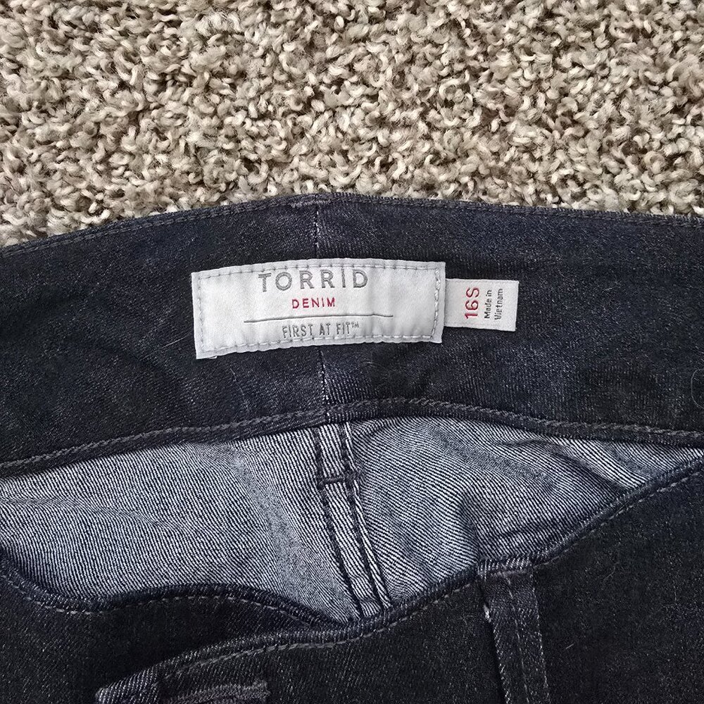 Torrid Jeggings Dark Wash 16S - Picture 3 of 3